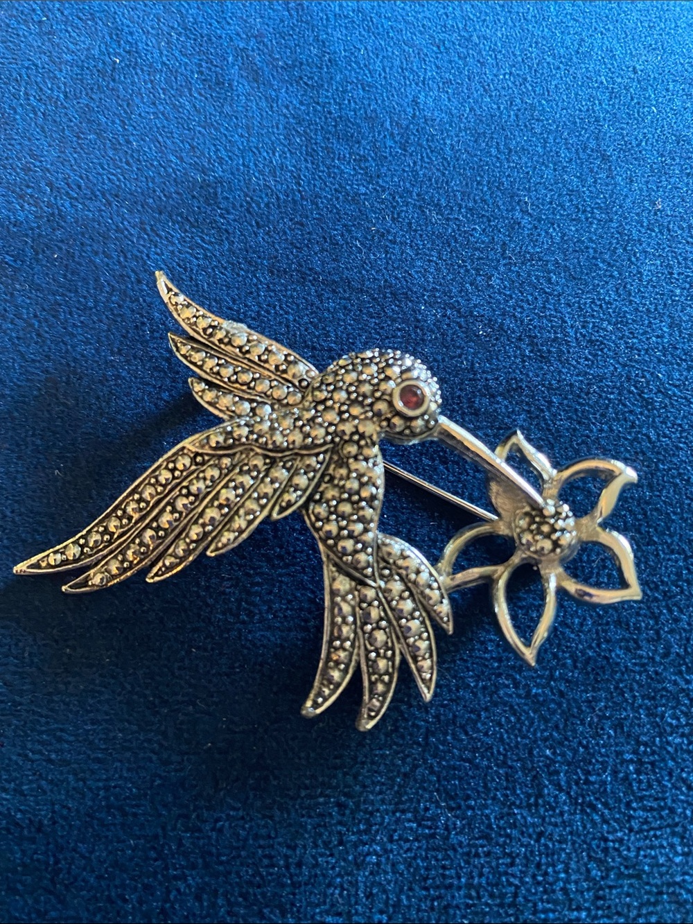 Signed Avon Hummingbird Floral Brooch with Red Rhinestone Eye